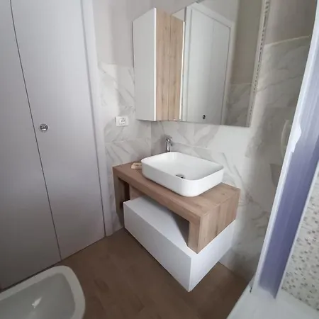 Apartman Diamante - *